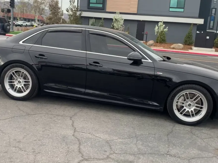 2018 Audi A4 Premium Plus photo 1