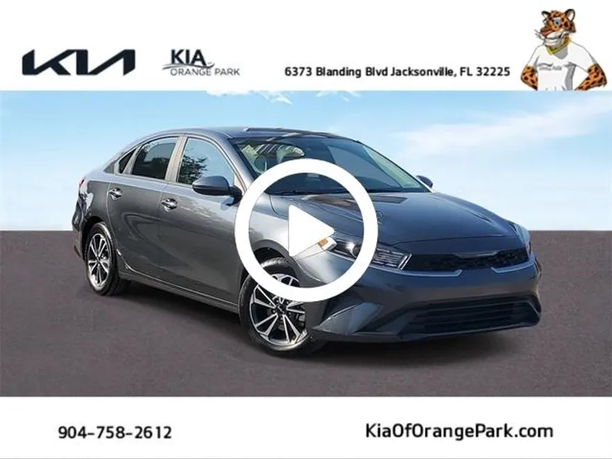 2023 Kia Forte LXS photo 1