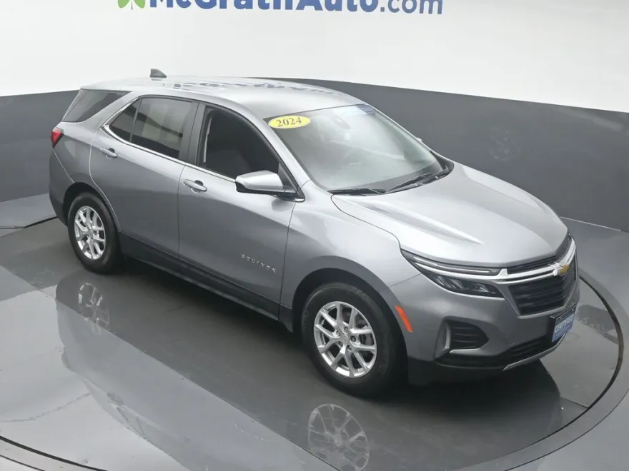 2024 Chevrolet Equinox LT photo 1