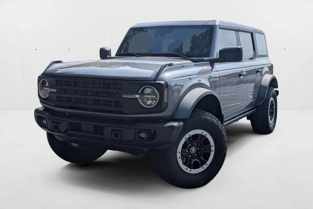 2022 Ford Bronco Black Diamond photo 1