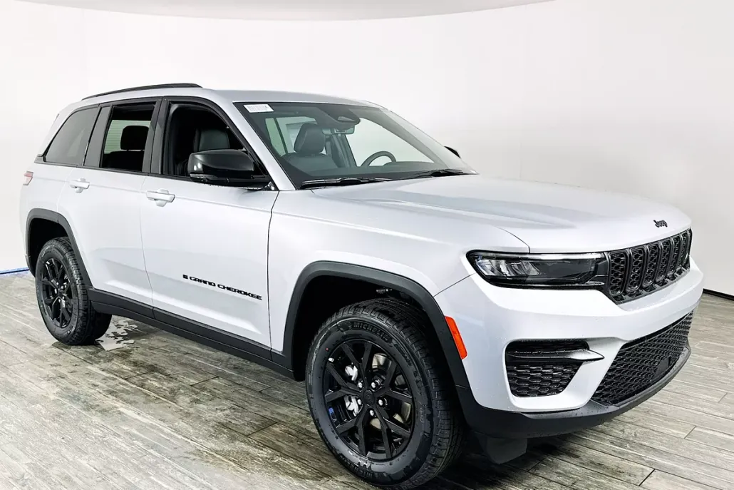 2025 Jeep Grand Cherokee Laredo photo 1
