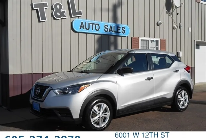 2020 Nissan Kicks S photo 1