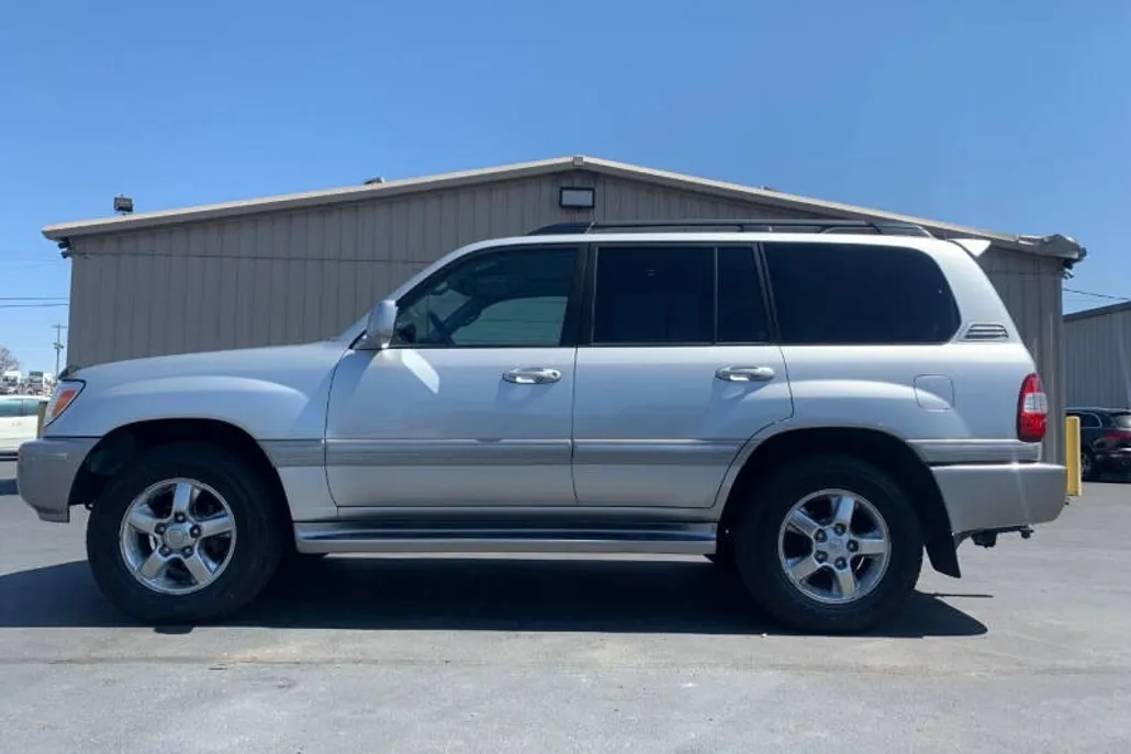 2007 Toyota Land Cruiser VX photo 1