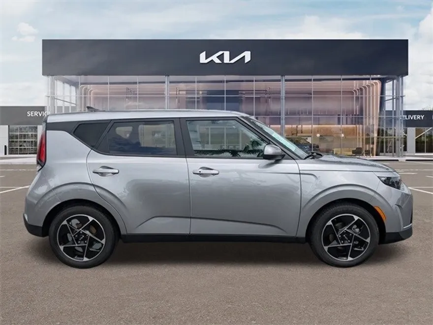 2024 Kia Soul EX photo 1