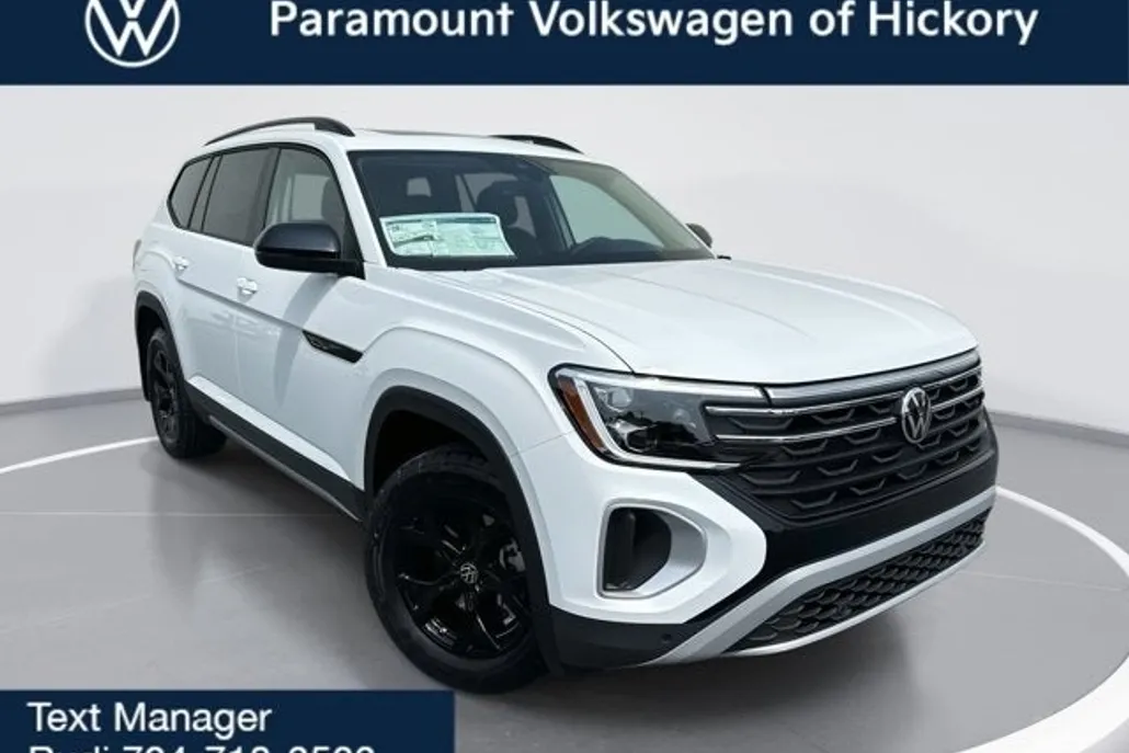 2025 Volkswagen Atlas Peak Edition SE photo 1