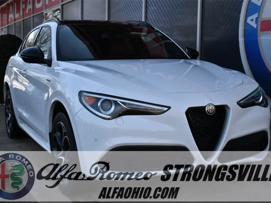2023 Alfa Romeo Stelvio Ti photo 1