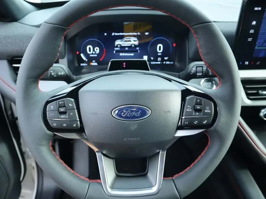 2025 Ford Explorer ST-Line photo 1