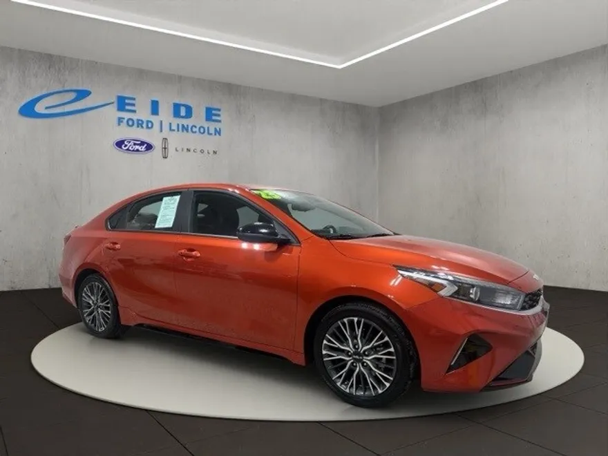 2023 Kia Forte GT-Line photo 1