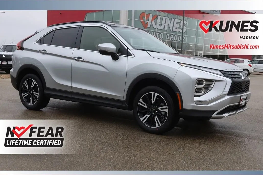 2025 Mitsubishi Eclipse Cross SE photo 1