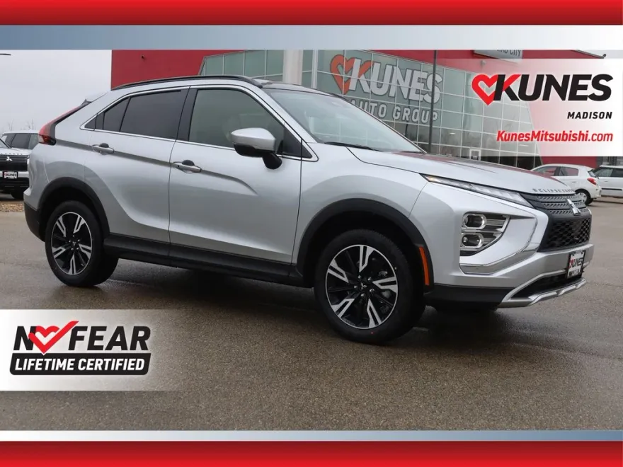 2025 Mitsubishi Eclipse Cross SE photo 1