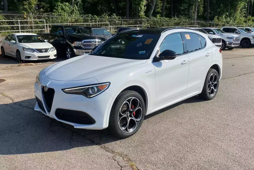 2022 Alfa Romeo Stelvio Ti Sport photo 1