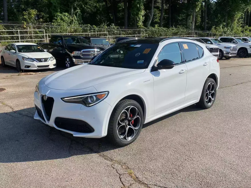 2022 Alfa Romeo Stelvio Ti Sport photo 1