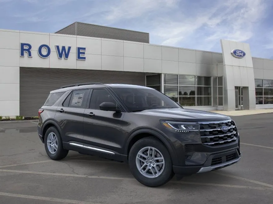 2025 Ford Explorer photo 1