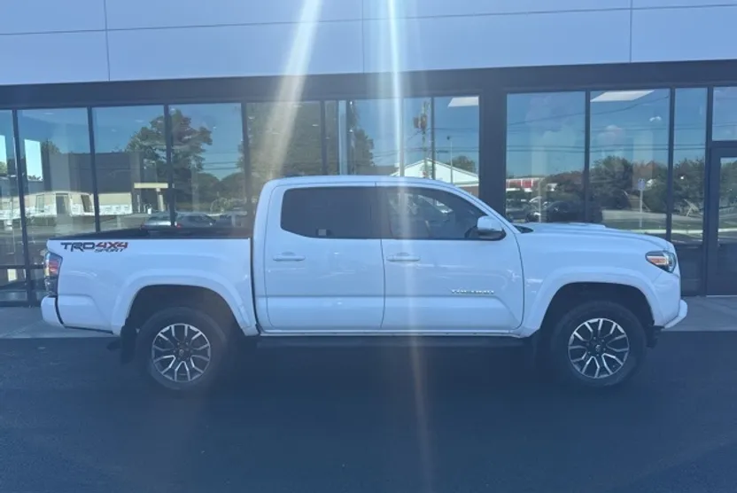2020 Toyota Tacoma TRD Sport photo 1