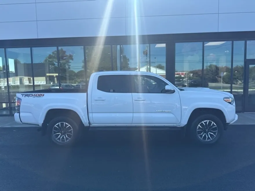 2020 Toyota Tacoma TRD Sport photo 1