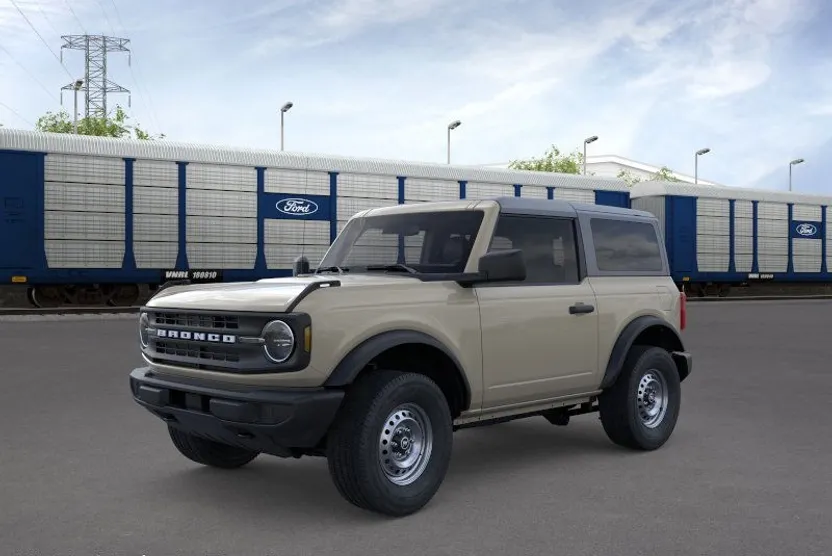 2025 Ford Bronco Base photo 1