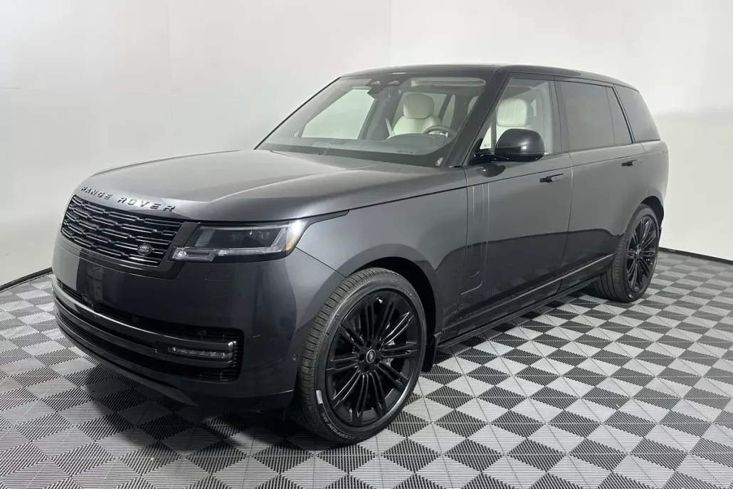 2025 Land Rover Range Rover SE photo 1