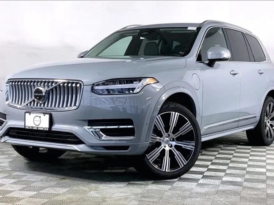 2025 Volvo XC90 T8 Plus photo 1