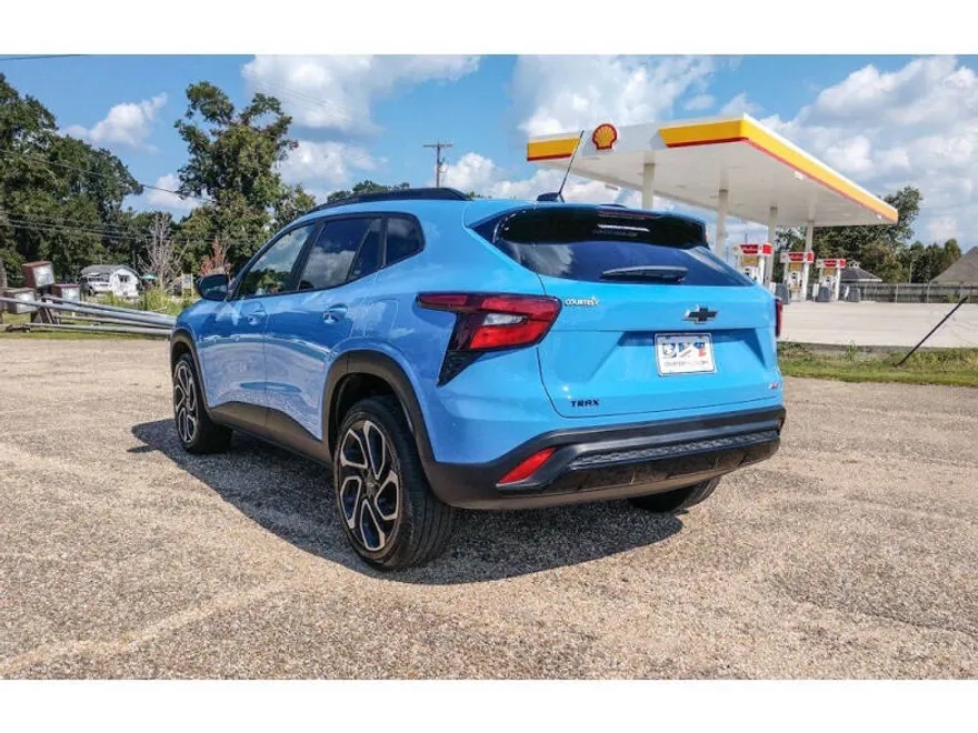 2024 Chevrolet Trax RS photo 1