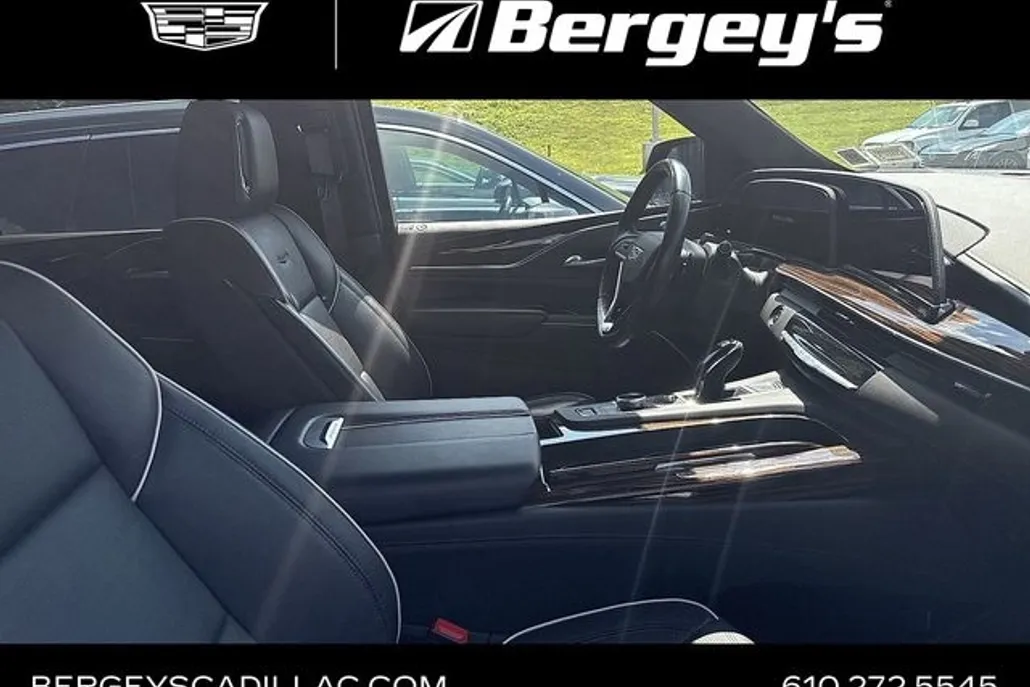 2023 Cadillac Escalade ESV Premium Luxury photo 1