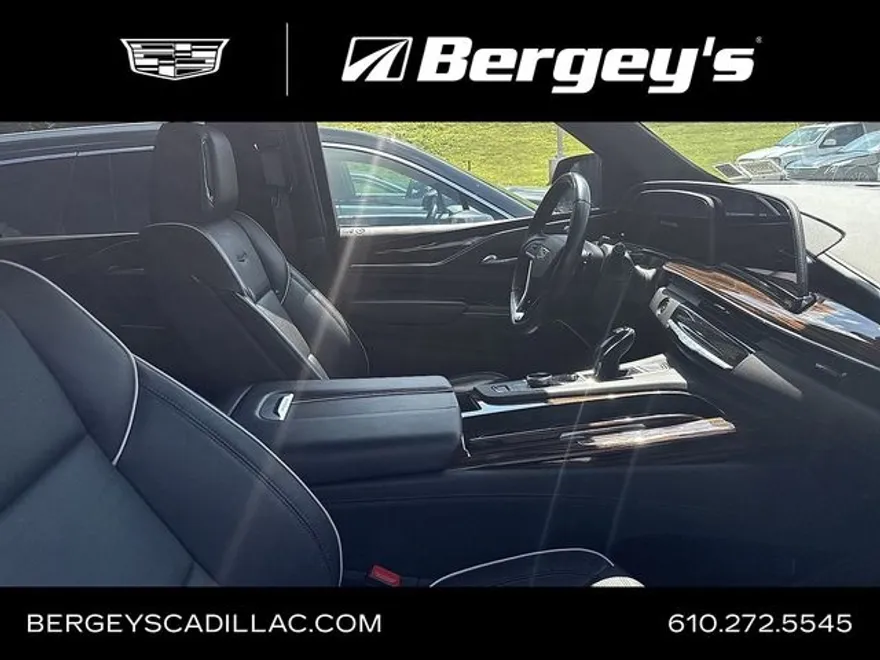 2023 Cadillac Escalade ESV Premium Luxury photo 1