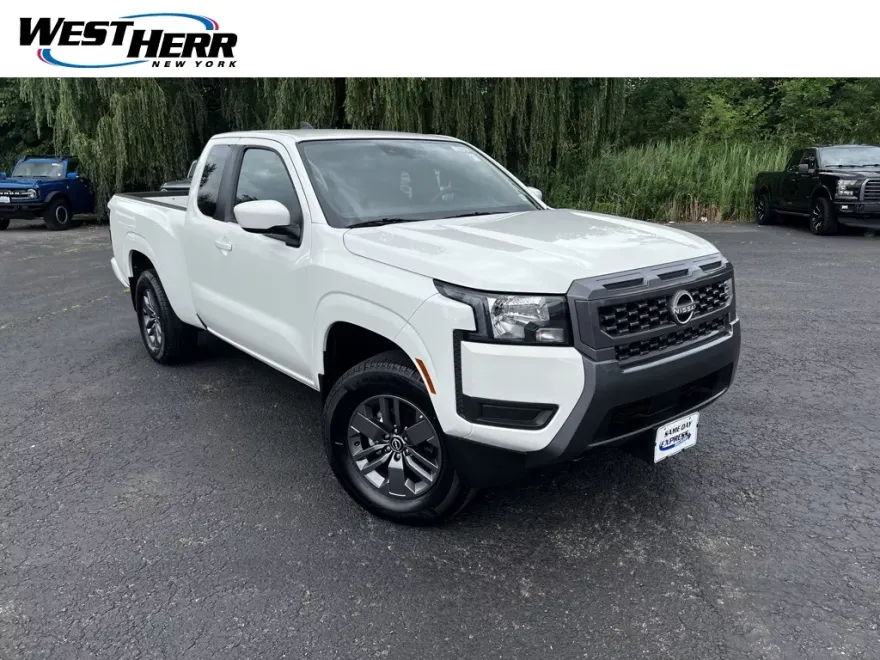 2025 Nissan Frontier SV photo 1