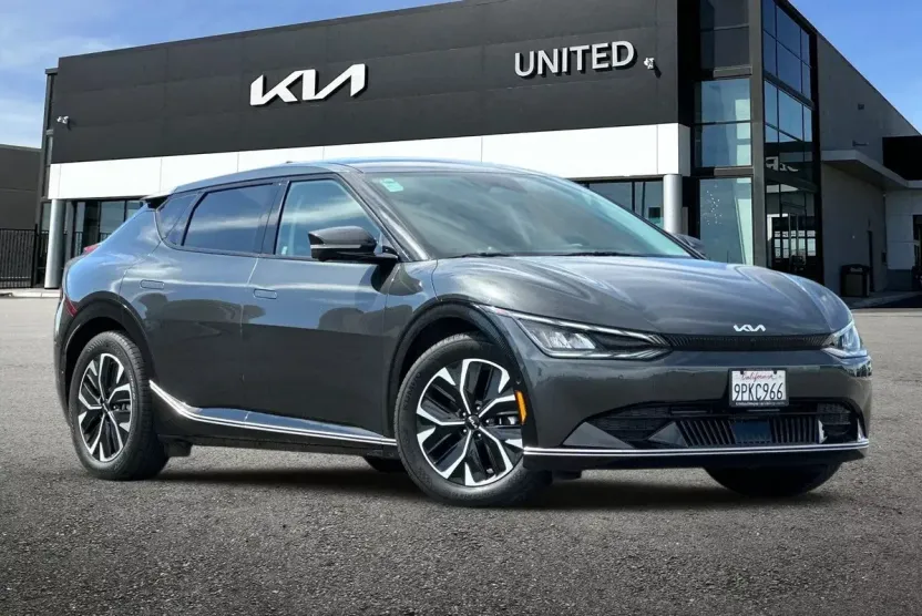 2022 Kia EV6 Wind photo 1