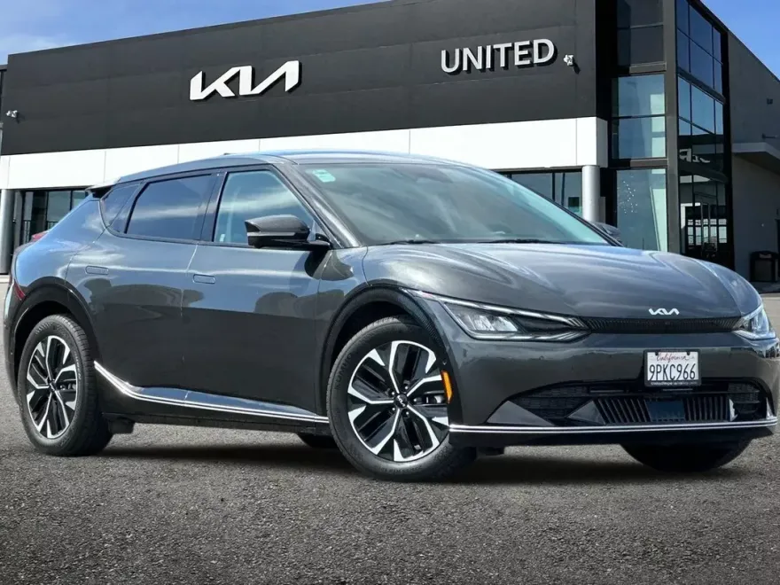 2022 Kia EV6 Wind photo 1