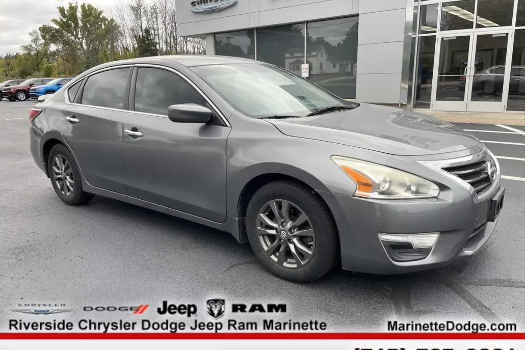2015 Nissan Altima 2.5 S photo 1