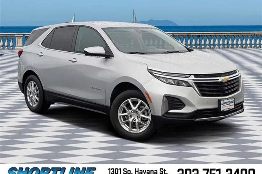 2022 Chevrolet Equinox LT photo 1