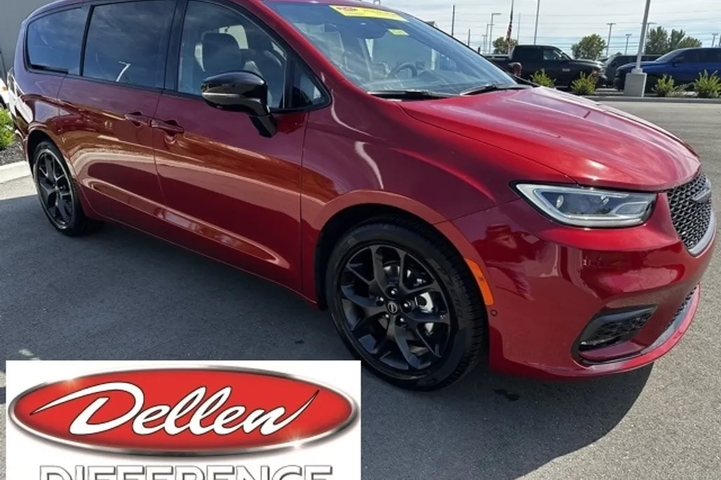 2026 Chrysler Pacifica Limited photo 1
