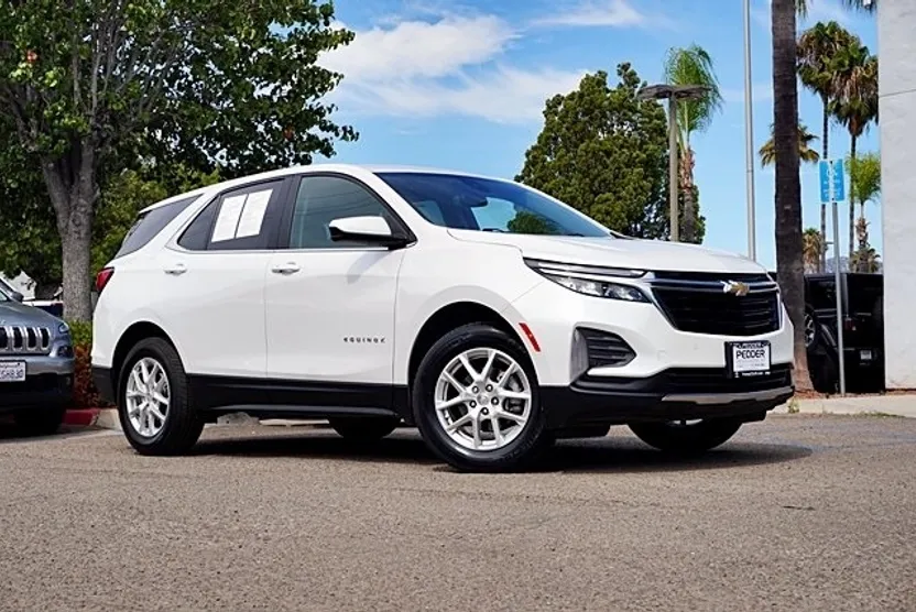 2024 Chevrolet Equinox LT photo 1