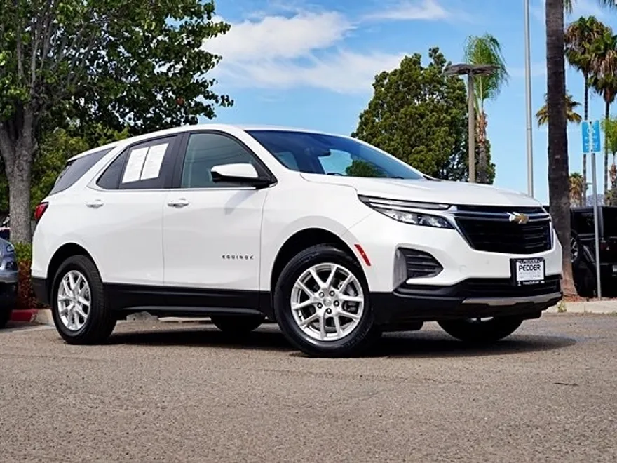 2024 Chevrolet Equinox LT photo 1