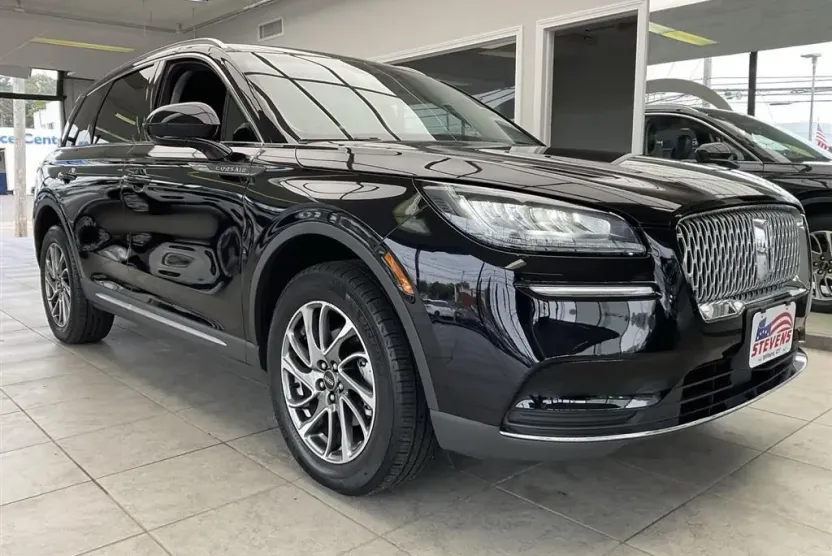 2022 Lincoln Corsair Standard photo 1