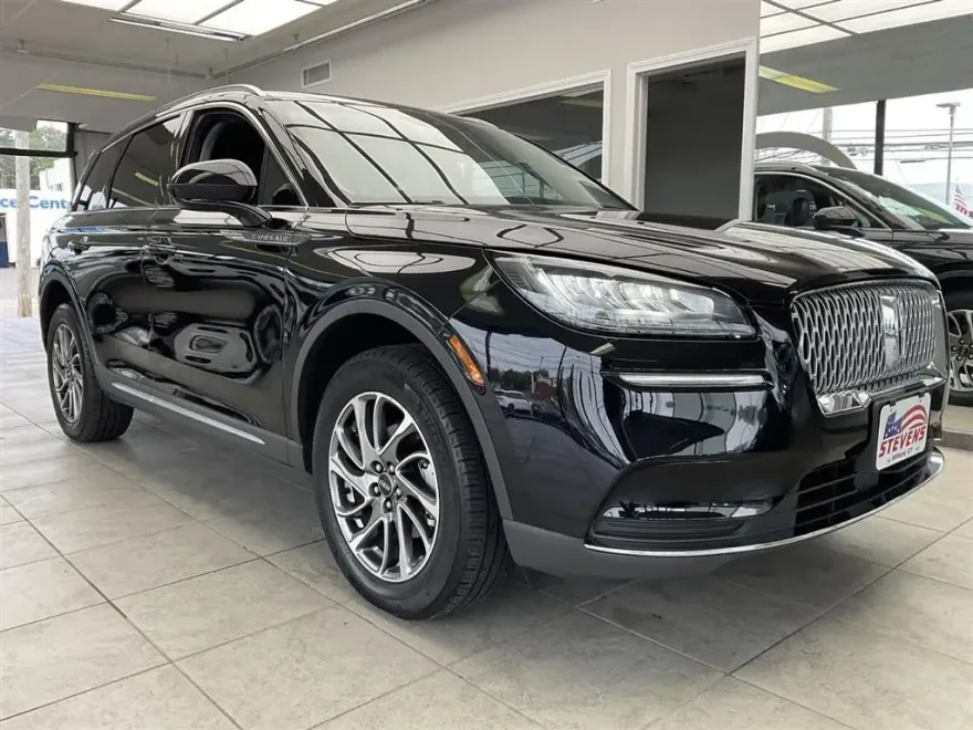 2022 Lincoln Corsair Standard photo 1