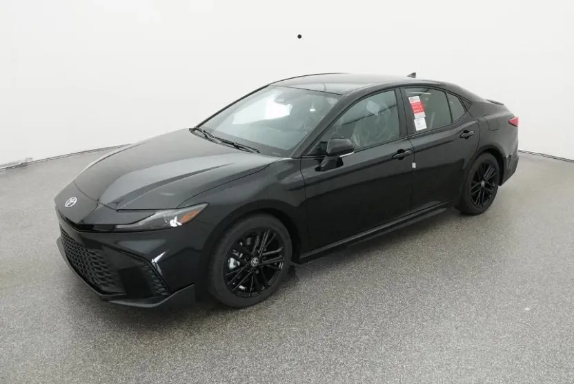 2025 Toyota Camry SE photo 1