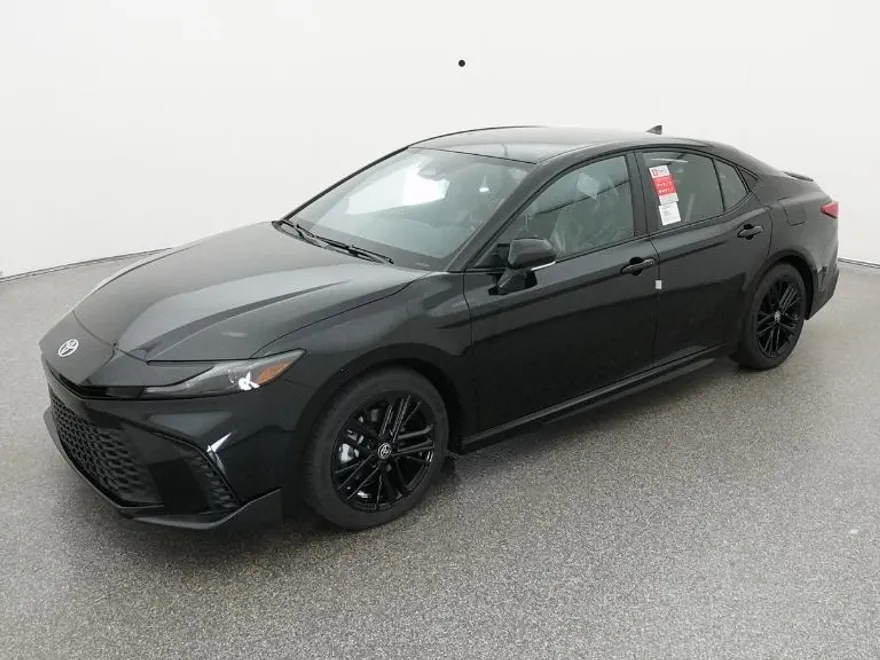 2025 Toyota Camry SE photo 1