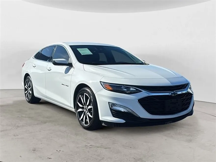 2025 Chevrolet Malibu RS photo 1