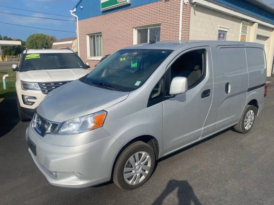2019 Nissan NV200 SV photo 1