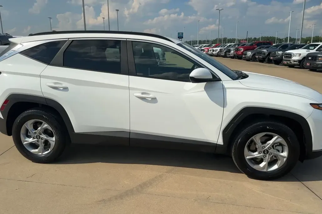 2024 Hyundai Tucson SEL photo 1