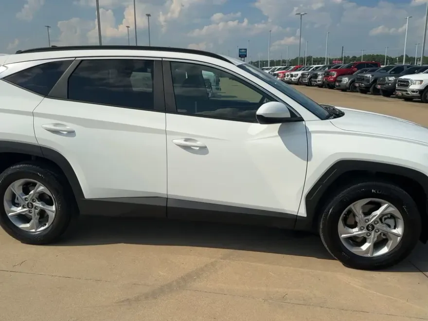 2024 Hyundai Tucson SEL photo 1