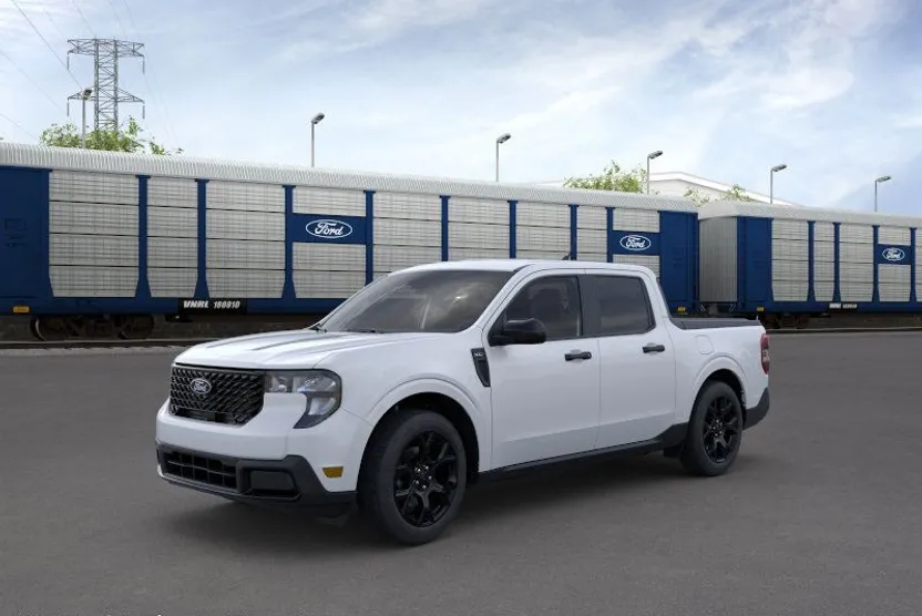 2025 Ford Maverick XLT photo 1