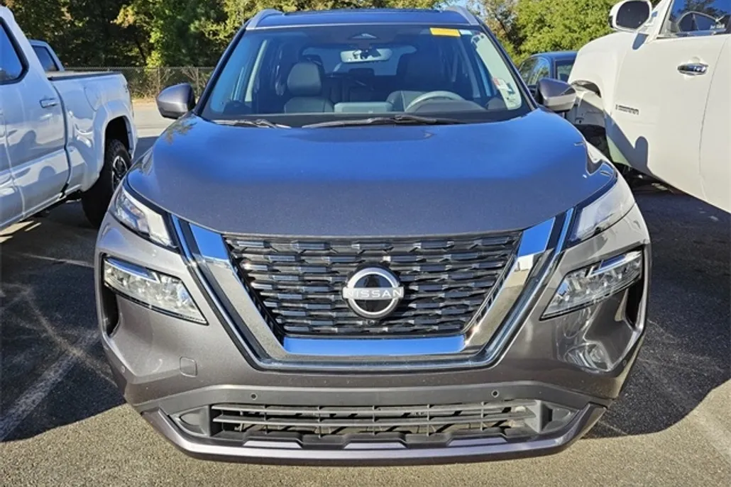 2023 Nissan Rogue SL photo 1