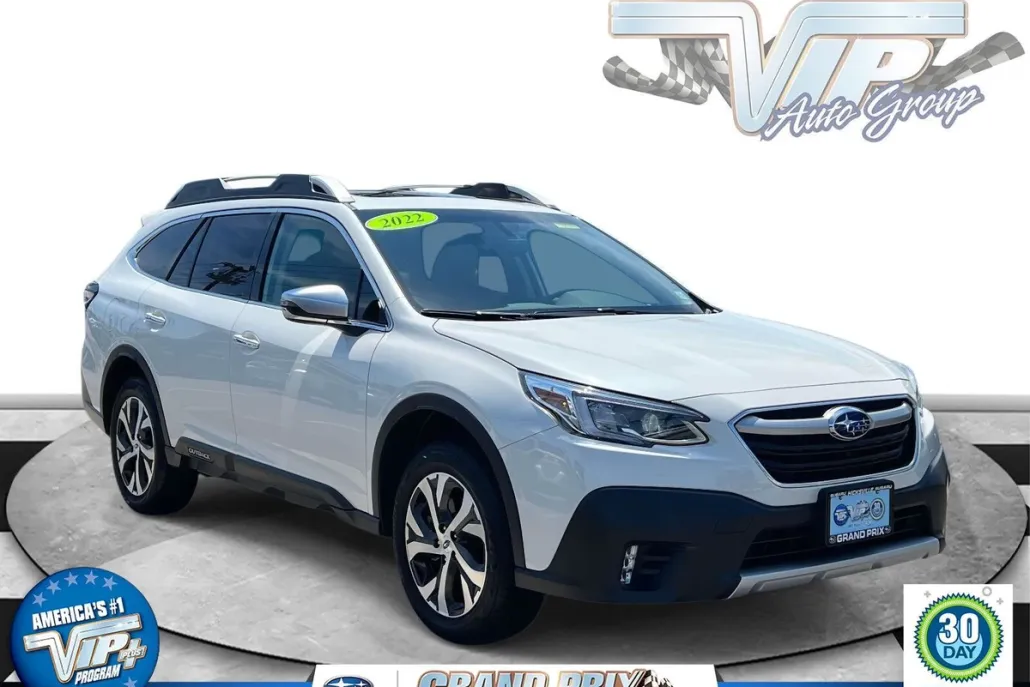 2022 Subaru Outback Touring photo 1