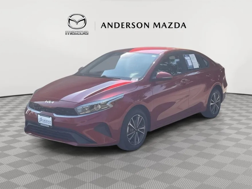 2023 Kia Forte LXS photo 1