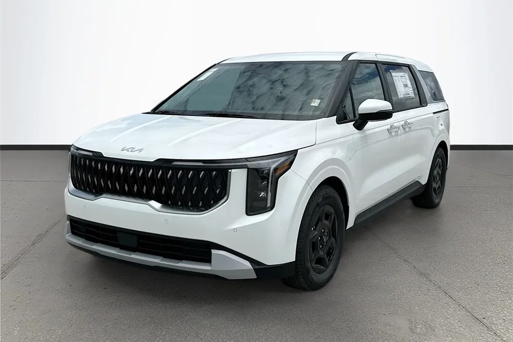 2025 Kia Carnival LXS photo 1