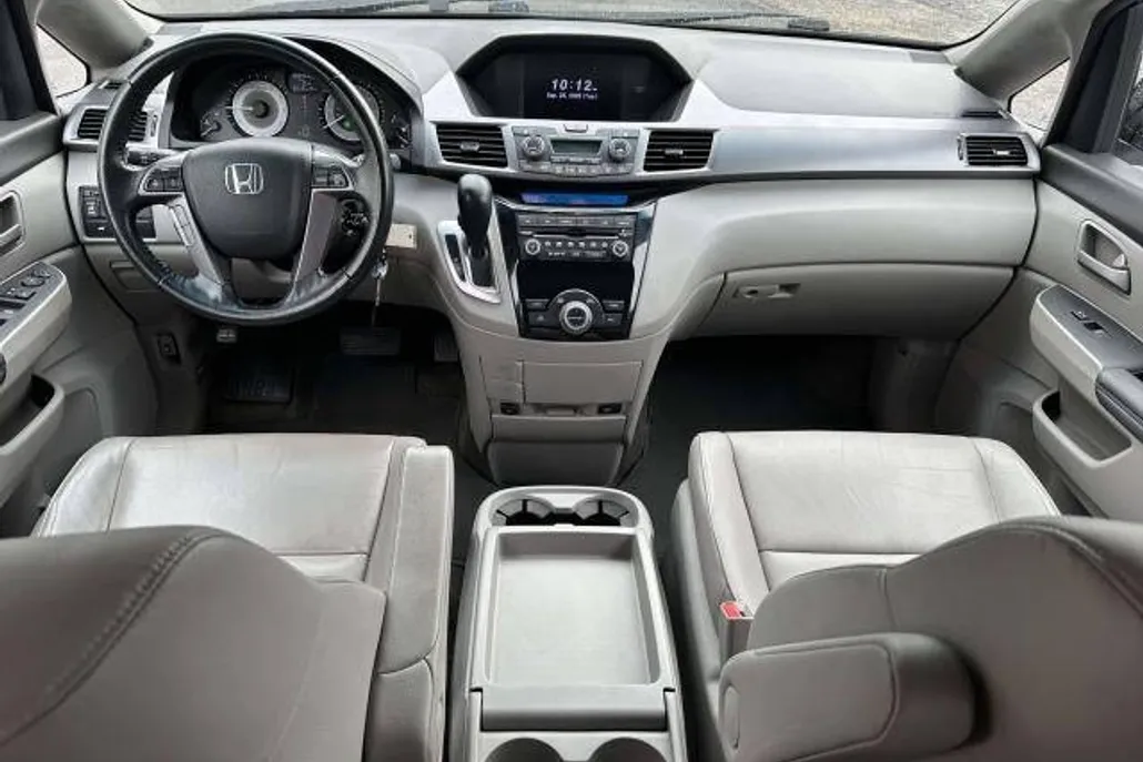 2013 Honda Odyssey EX-L photo 1
