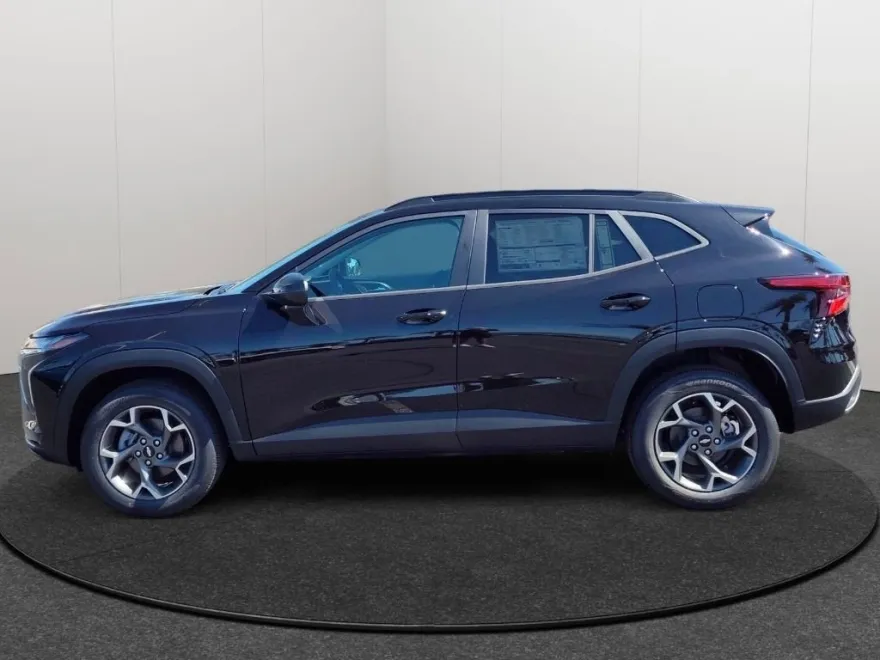 2026 Chevrolet Trax LT photo 1