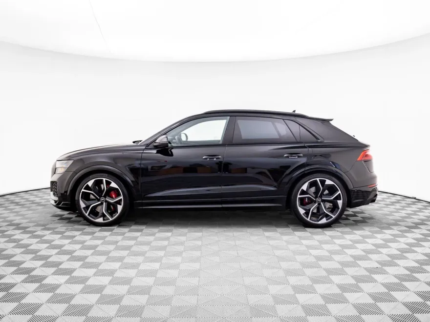 2022 Audi RS Q8 photo 1