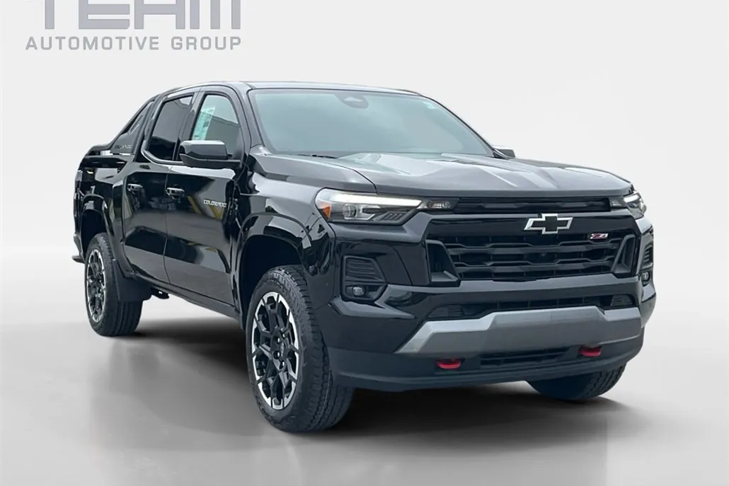 2026 Chevrolet Colorado Z71 photo 1
